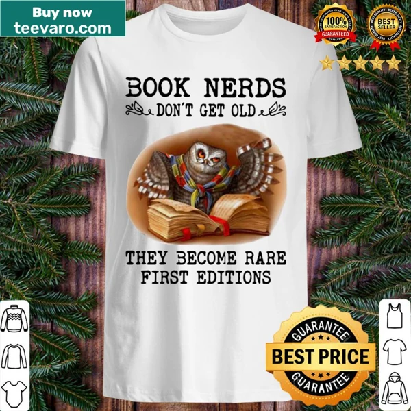 Witty shirt for book lovers featuring an owl and text about aging
