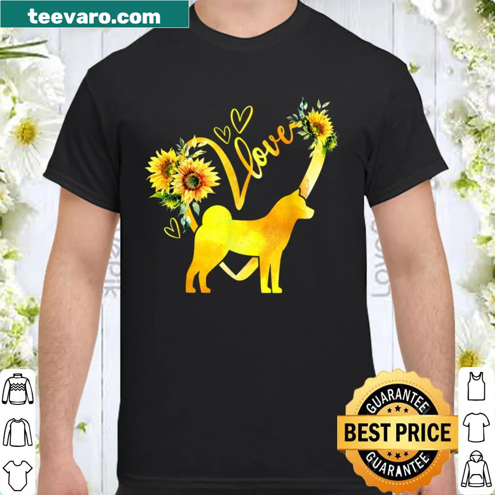Charming shirt with a sunflower and Akita Inu graphic for dog lovers.