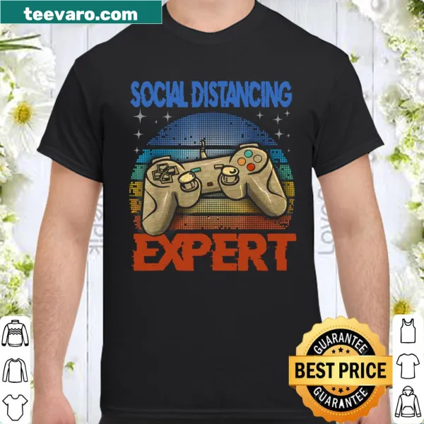 Funny gaming shirt with 'Social Distancing Expert' text
