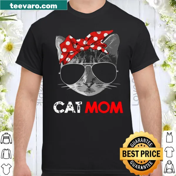 Cat Mom t-shirt with heartwarming phrases celebrating cat lovers
