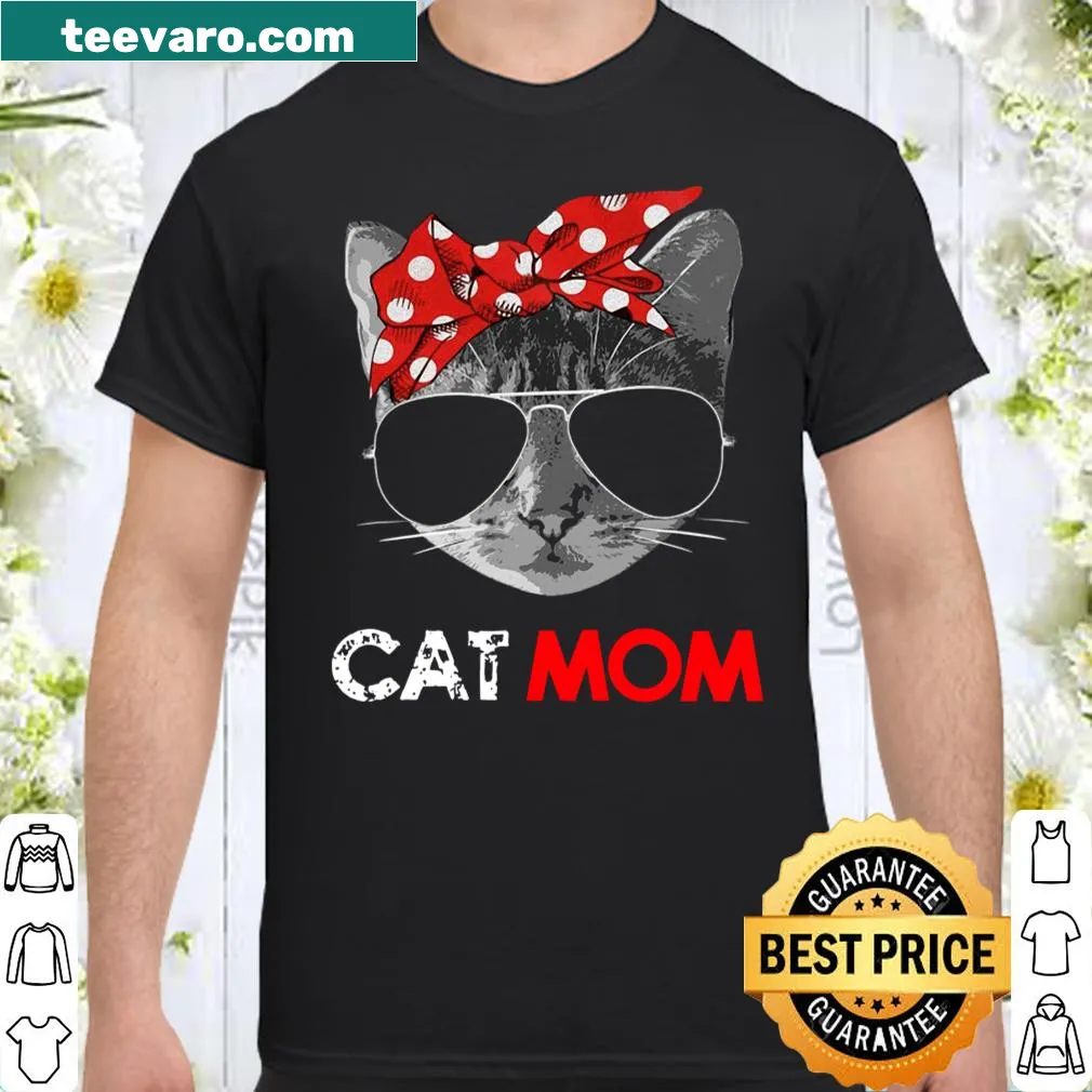 Cat Mom t-shirt with heartwarming phrases celebrating cat lovers