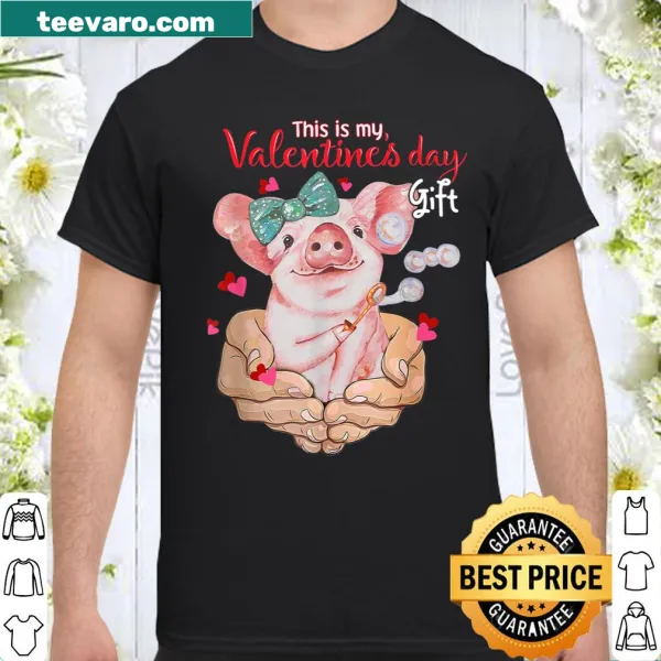 Illustration of a pig with a heart on a Valentine-themed shirt