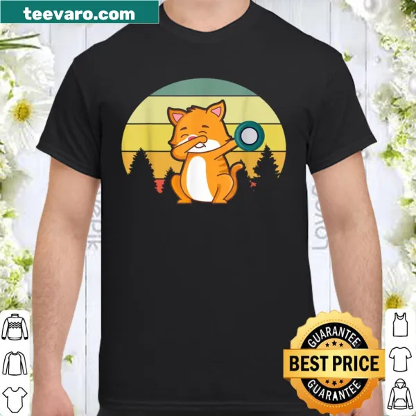 Whimsical cat and frisbee graphic for disc golf lovers