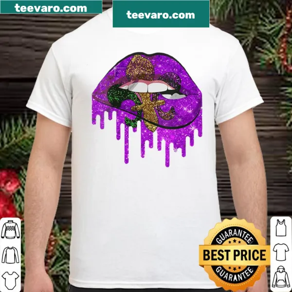 V-neck Mardi Gras shirt with fleur-de-lis and playful lip design
