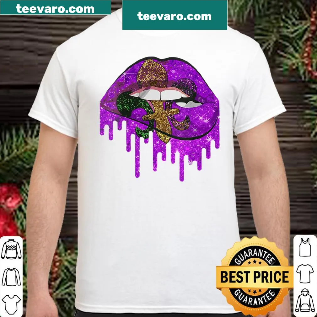 V-neck Mardi Gras shirt with fleur-de-lis and playful lip design