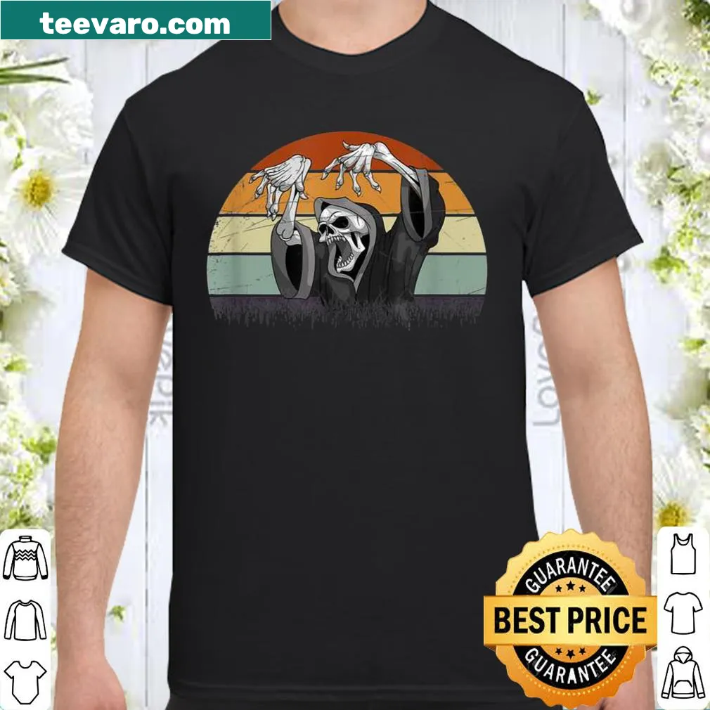 Screaming skull design on a spooky shirt for Halloween