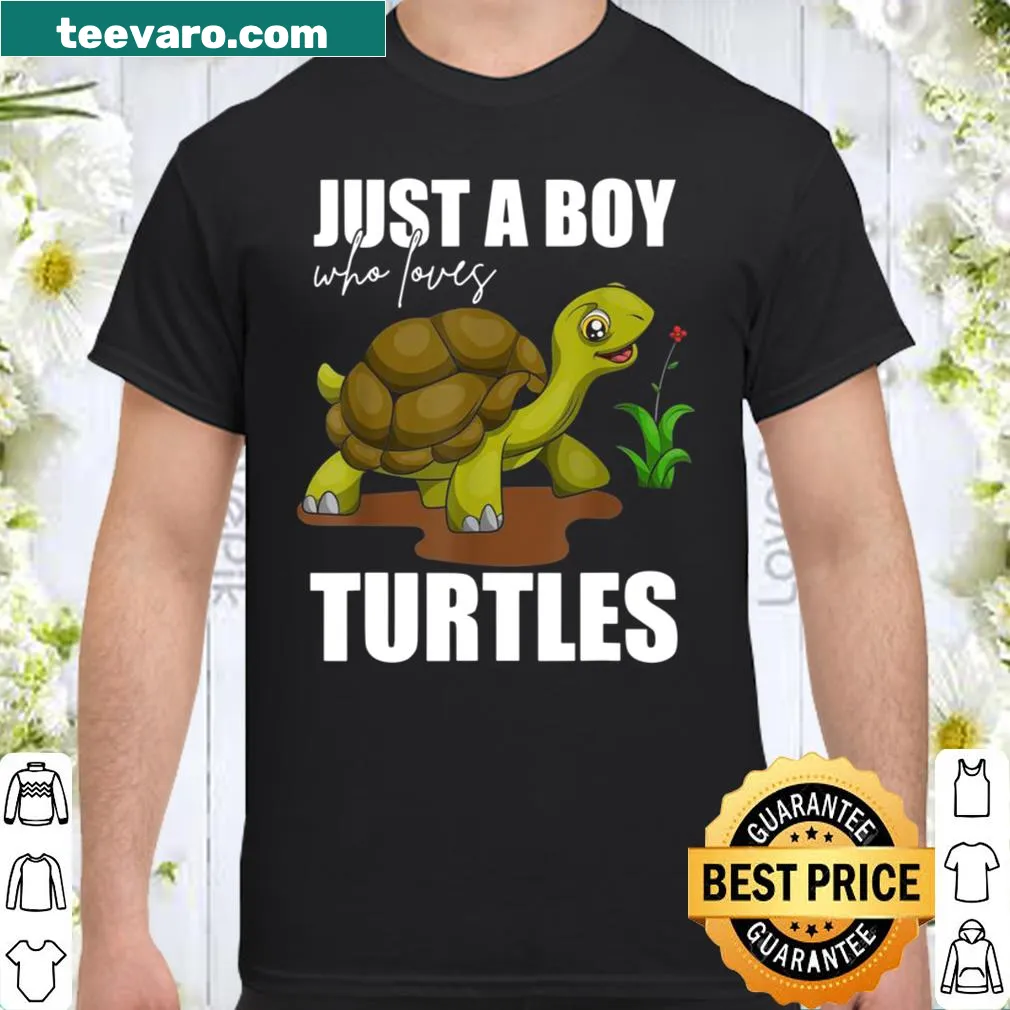 Shirt with illustration of a sea turtle for pet parents