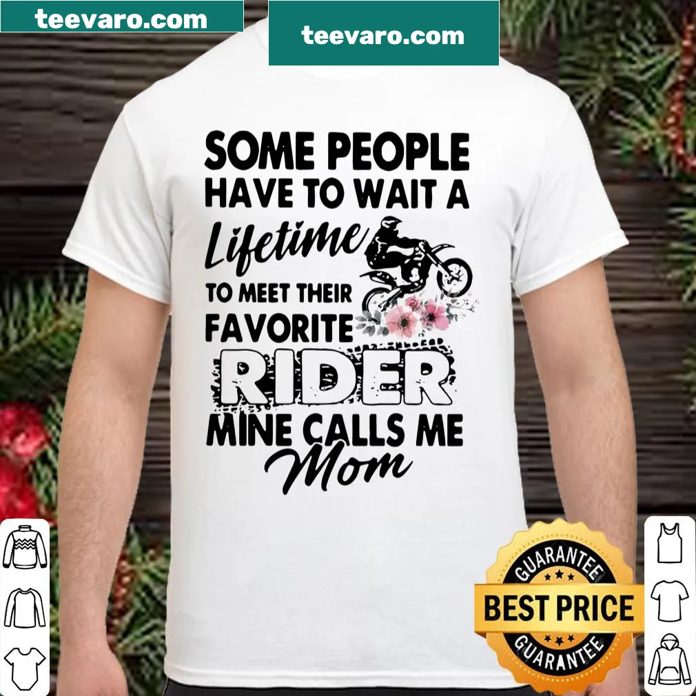 Sentimental shirt celebrating motherhood and the bond with a child.