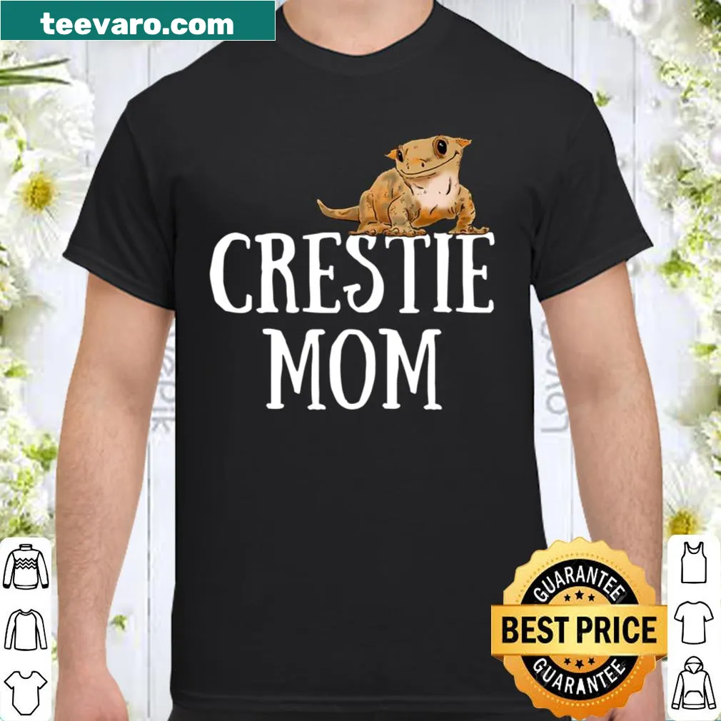 Cute gecko mom shirt featuring a playful illustration