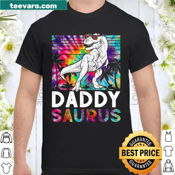 Funny Daddysaurus shirt with dinosaur graphic and playful text