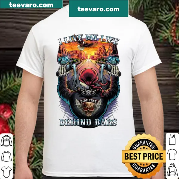 Edgy biker skull graphic t-shirt for motorcycle enthusiasts
