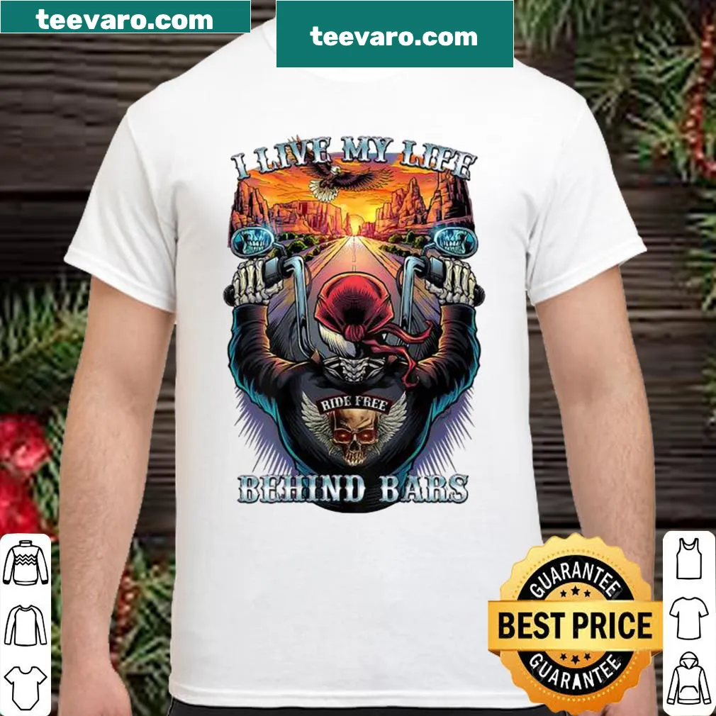 Edgy biker skull graphic t-shirt for motorcycle enthusiasts