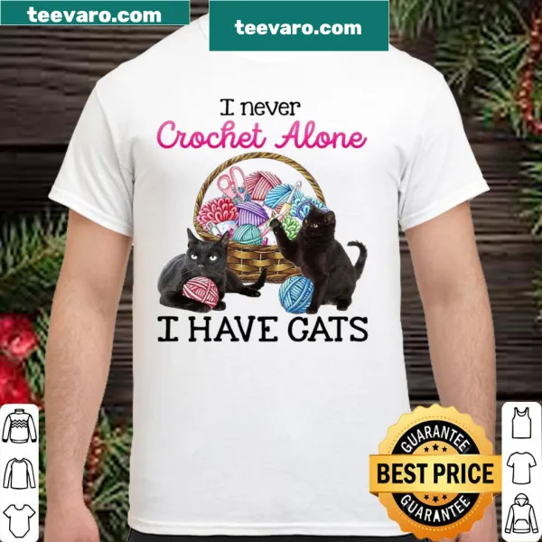 Charming shirt for cat lovers who crochet, featuring a cute illustration