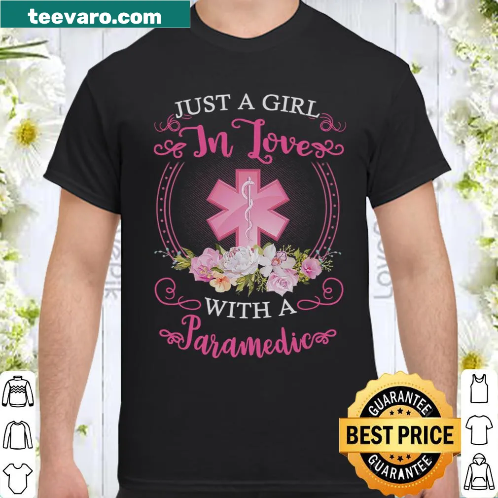 T-shirt celebrating love for a paramedic with playful typography