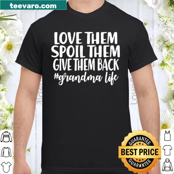 Charming shirt for grandmothers with text about spoiling grandchildren