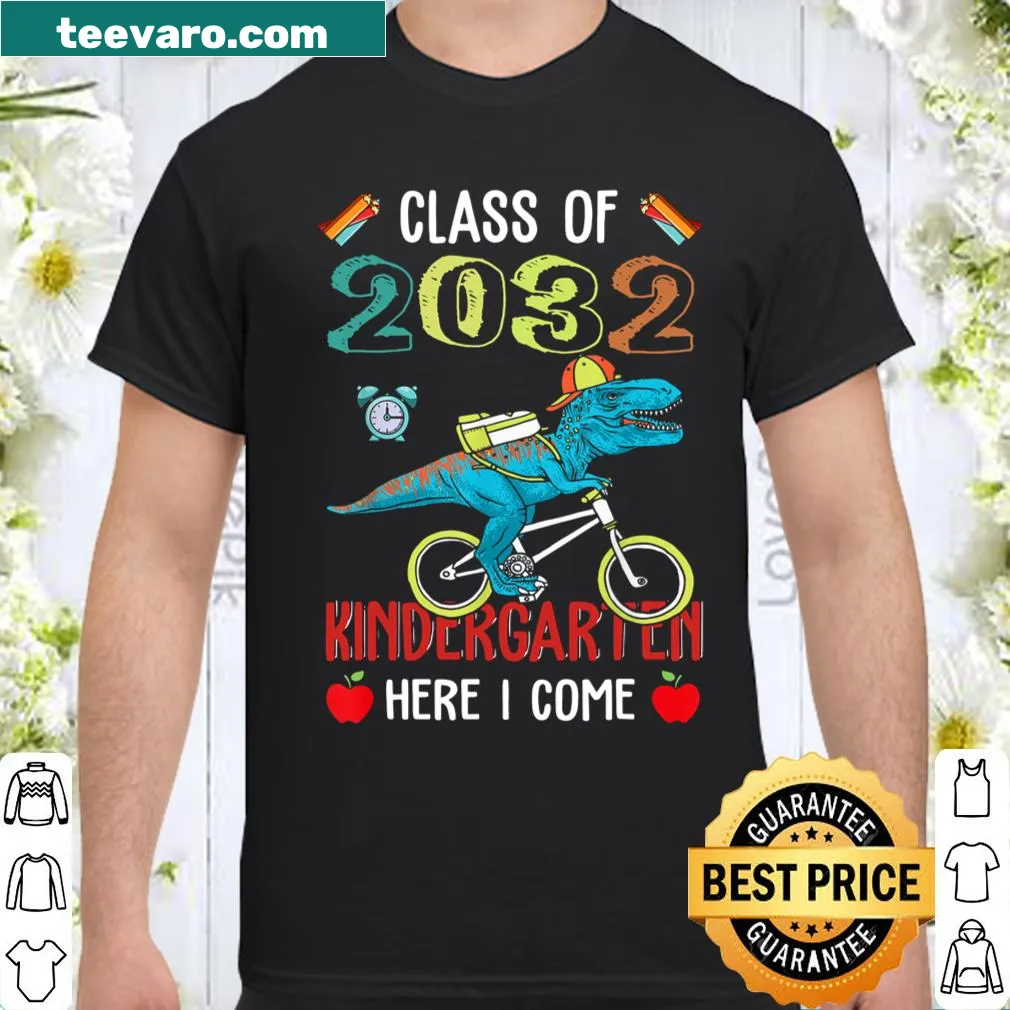 Class of 2032 shirt with bold lettering for kids