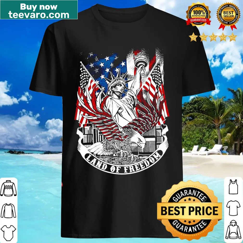 Statue of Liberty graphic T-shirt with American flag