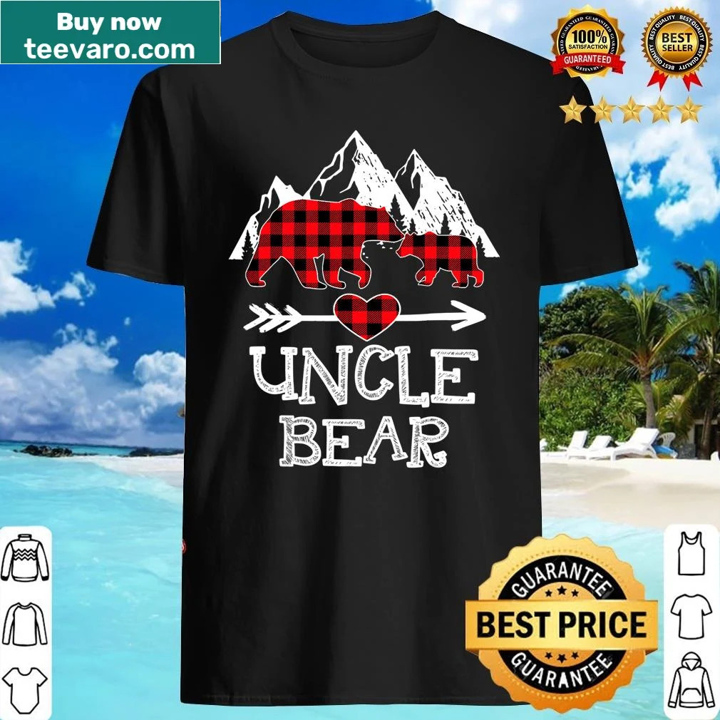 Bear graphic on Christmas pajama shirt for family gatherings