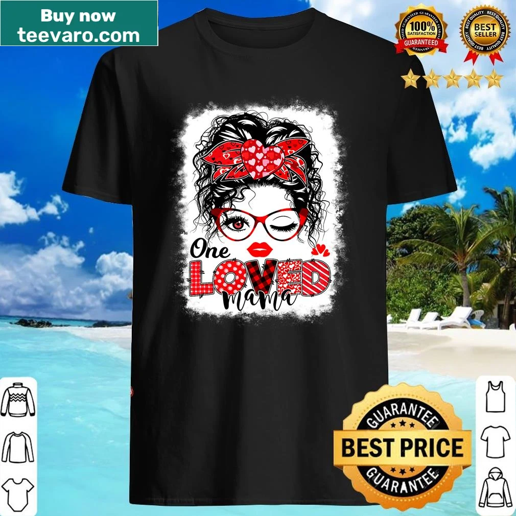 T-shirt for moms featuring a heart and messy bun graphic