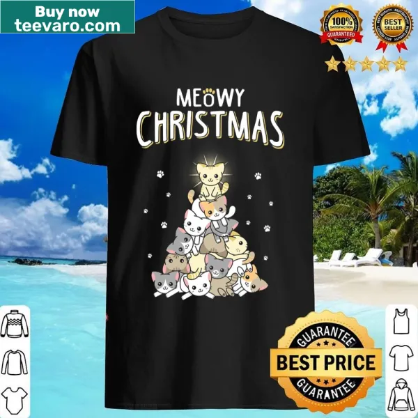 Adorable cat with Christmas decorations graphic T-shirt