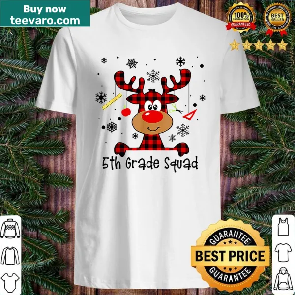 Retro-style Christmas T-shirt for teachers with reindeer and 5th grade text