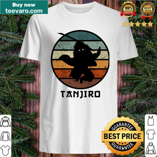 Photographer-themed shirt with a vintage badge design