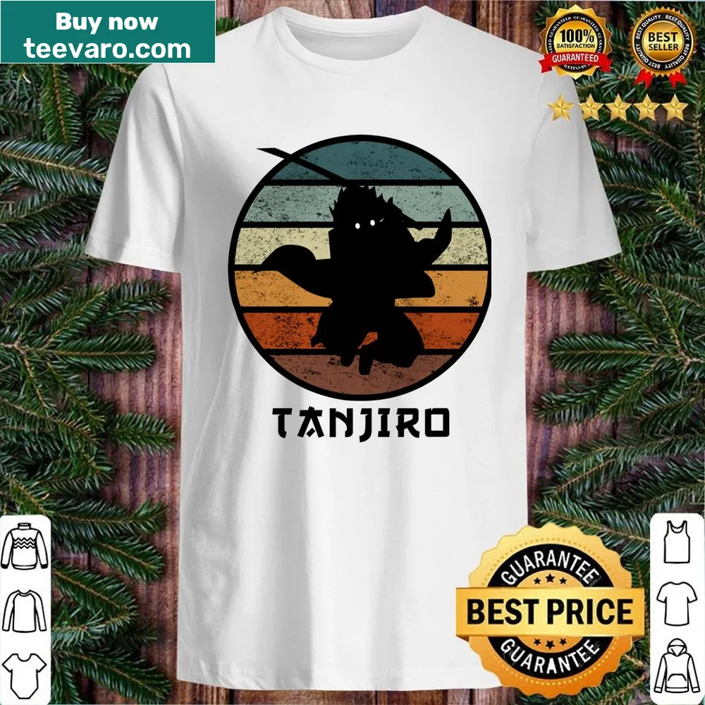 Photographer-themed shirt with a vintage badge design