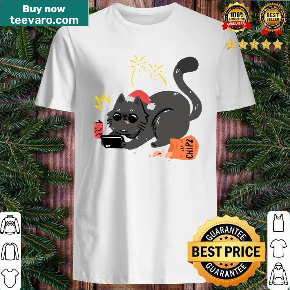 Festive shirt with cheerful cats perfect for cat lovers during Christmas.