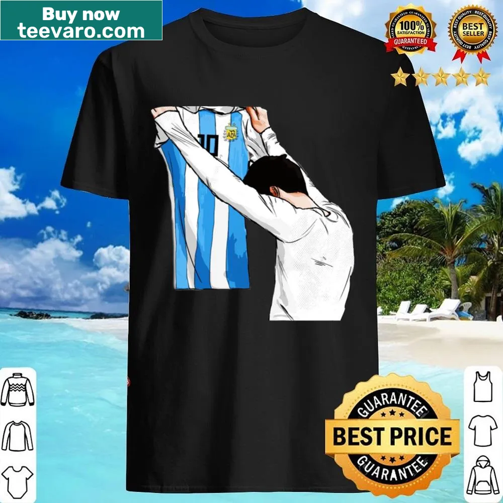 Shirt featuring Lionel Messi with the Copa America trophy