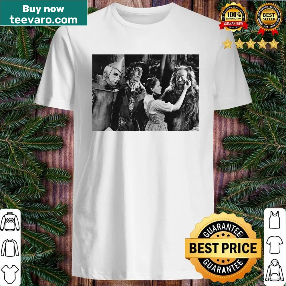 Illustrative T-shirt featuring elements from The Wizard of Oz