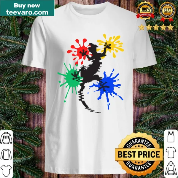Playful illustration of geckos on t-shirt