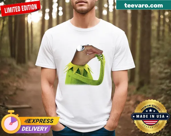 Cute T-shirt with a cartoon graphic of a handsome frog.
