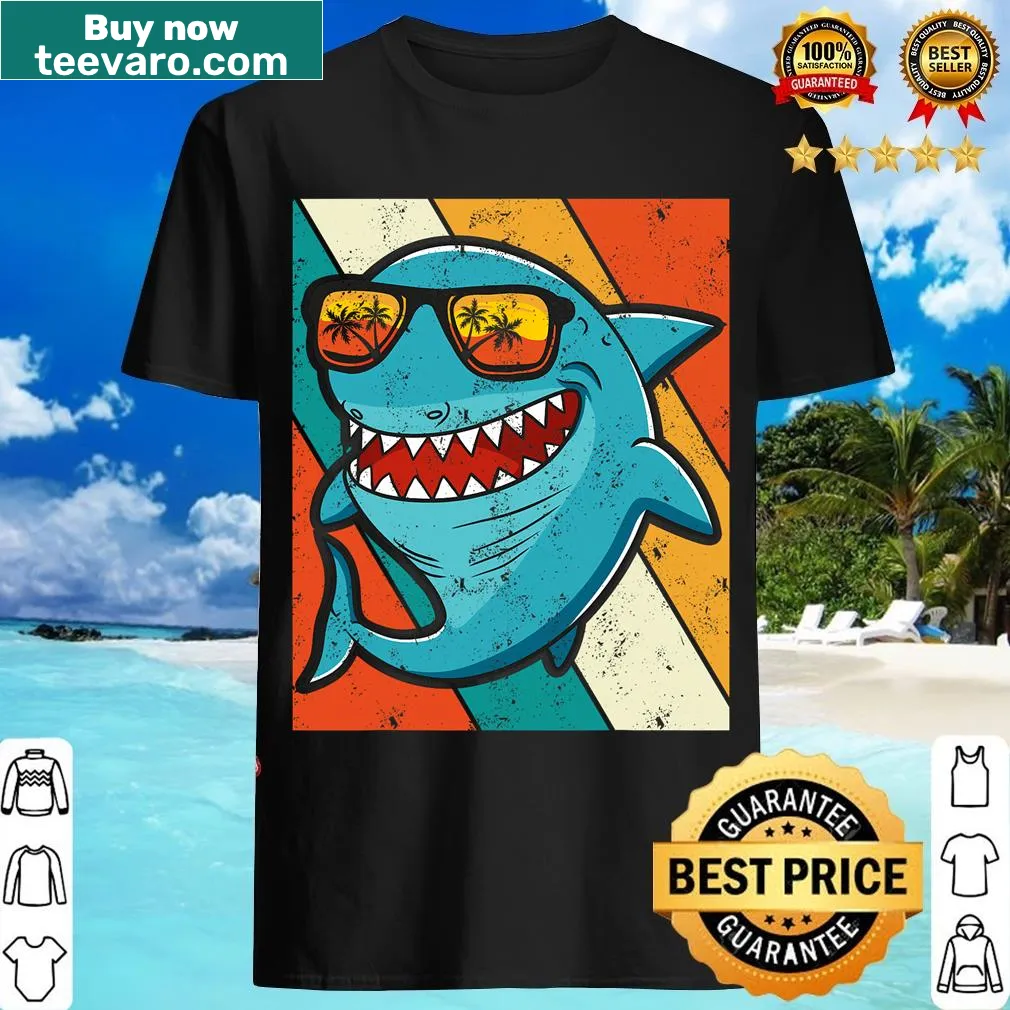Cartoon shark wearing sunglasses in a vintage style for summer fun. — on a men's t-shirt