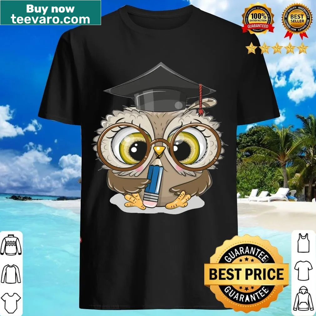 Cute owl illustration in graduation cap and holding a pencil — on a men's t-shirt