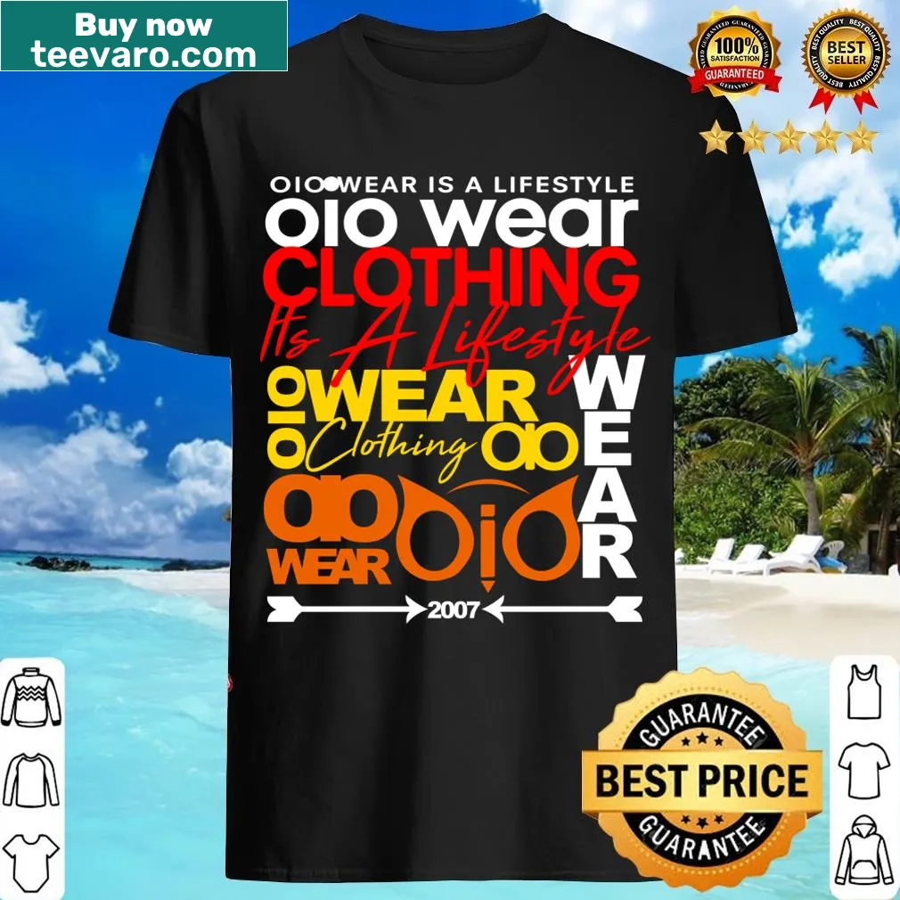 Stylish 'Oio Wear' logo T-shirt in modern typography — on a men's t-shirt