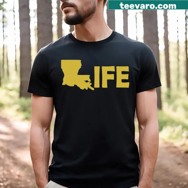 Illustration T-shirt showcasing Louisiana life inspired by New Orleans.