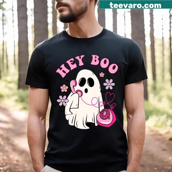 Cute ghost graphic with 'Hey Boo' text on kids' Halloween t-shirt