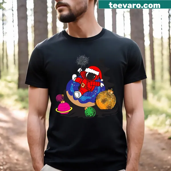 Astronaut Santa Christmas T-shirt with space theme