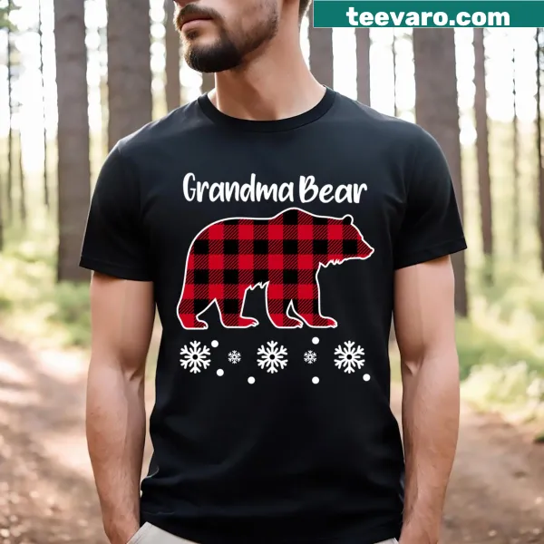 T-shirt with a cute "Grandma Bear" graphic for family moments.