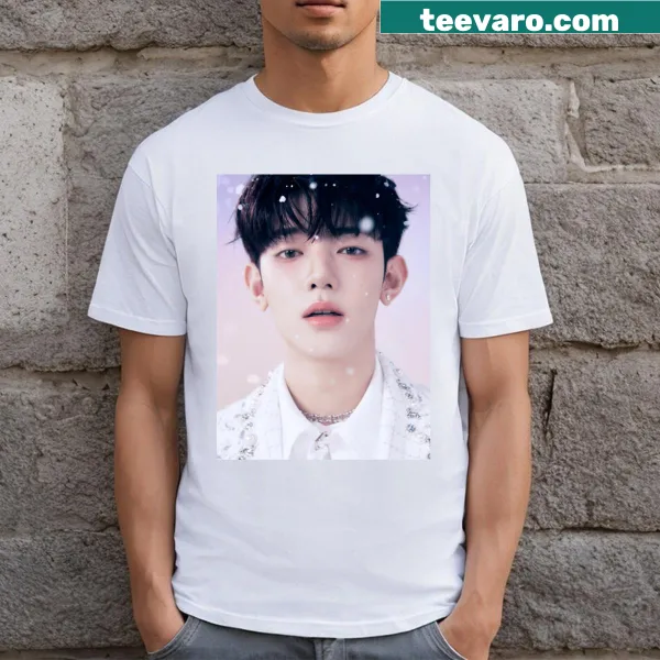 Stylized melting typography featuring 'Zhang Hao' on T-shirt