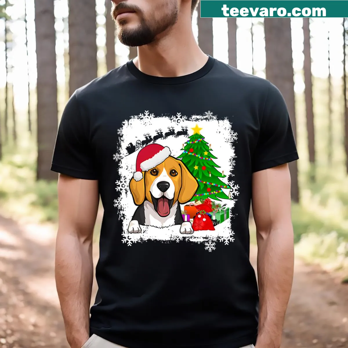 Cute beagle illustration surrounded by Christmas lights on t-shirt — on a men's t-shirt