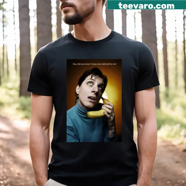 T-shirt featuring Alucard from Hellsing with striking design