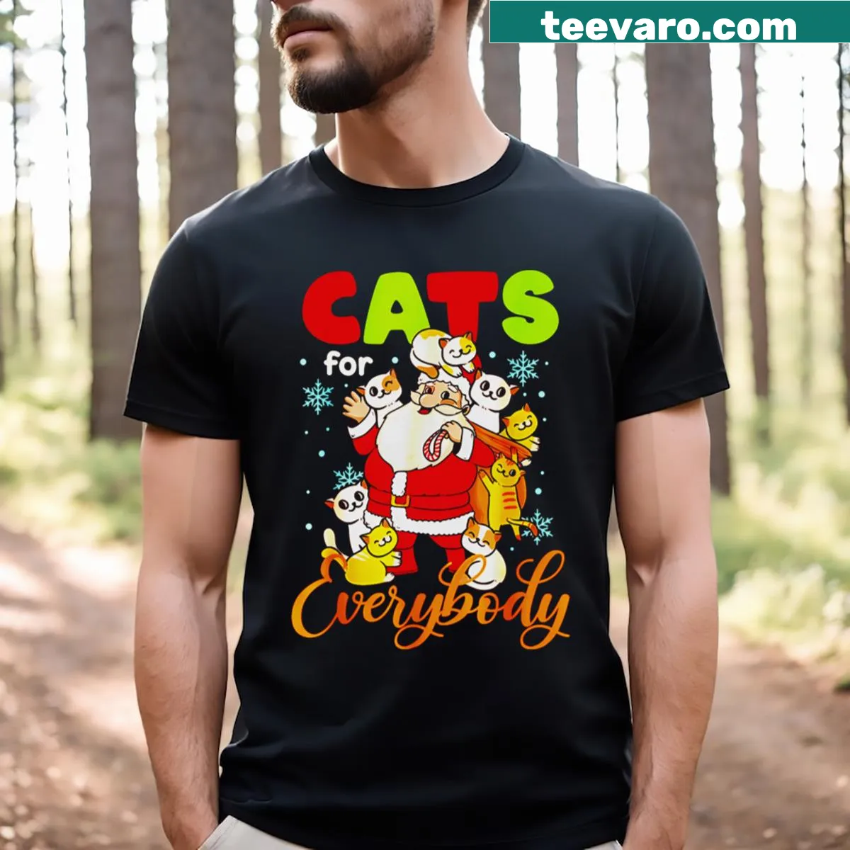 Illustrated Christmas cats dressed as Santa on a festive t-shirt — on a men's t-shirt