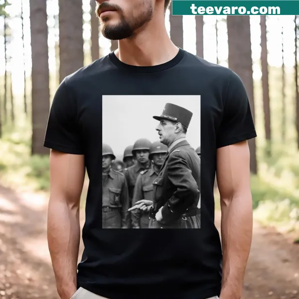 Illustration of Charles De Gaulle speaking to soldiers in 1944