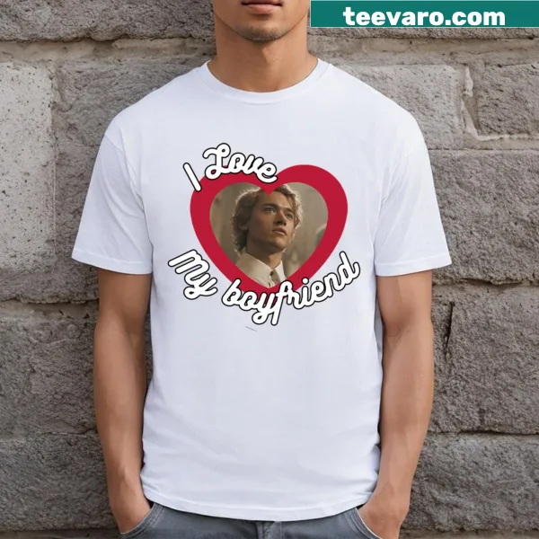 T-shirt featuring 'I Love My Boyfriend Tom Blyth' text