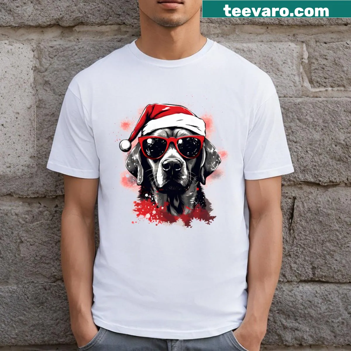 Cute Christmas T-shirt with a Labrador in a festive hat — on a men's t-shirt