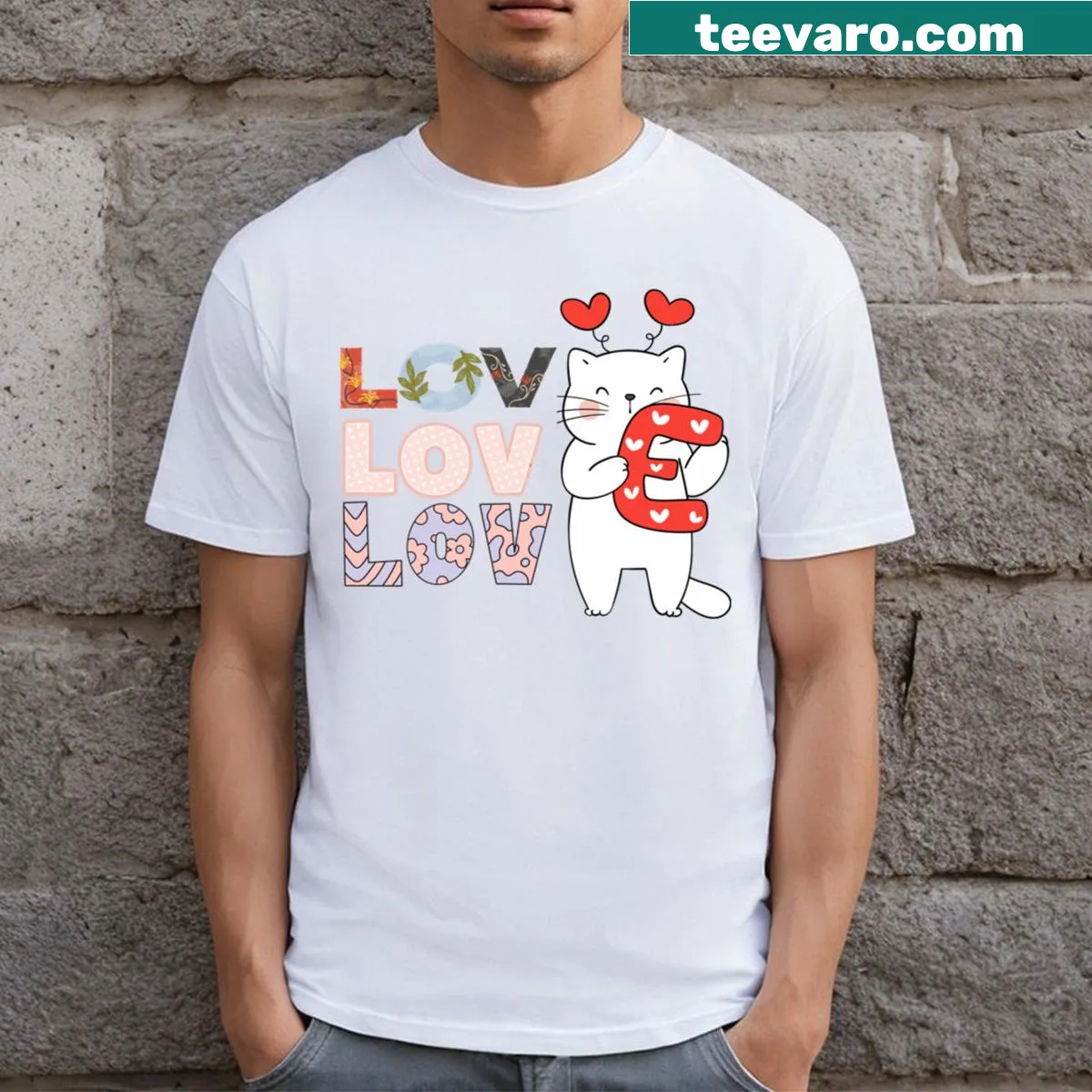 Illustration of a cat in a heart, cute design for cat lovers. — on a men's t-shirt