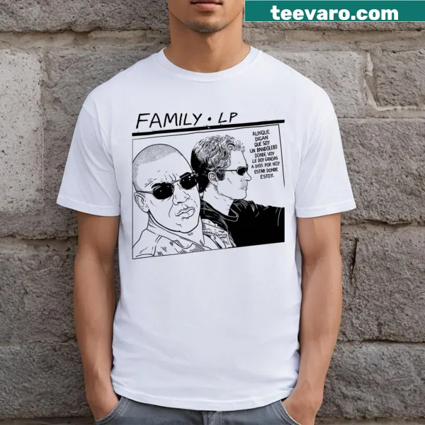 T-shirt with a typographic design celebrating family bonds