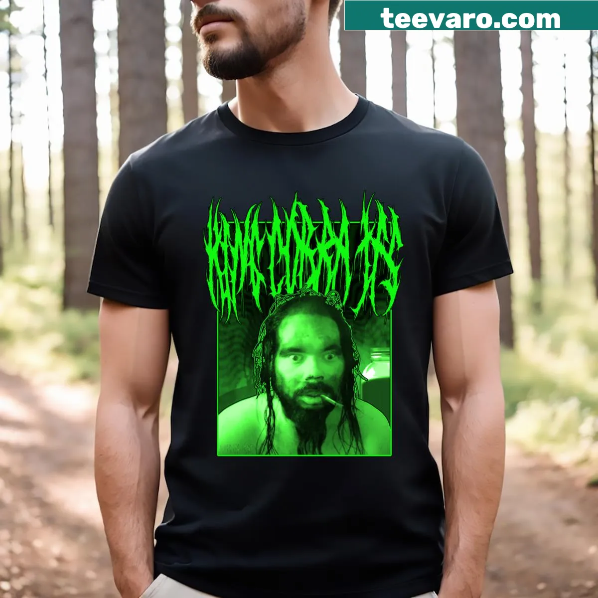 Illustration of king cobra on T-shirt — on a men's t-shirt
