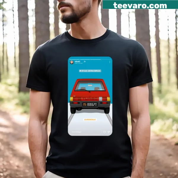 T-shirt featuring the phrase 'Vacanze Di Natale' in a festive style.